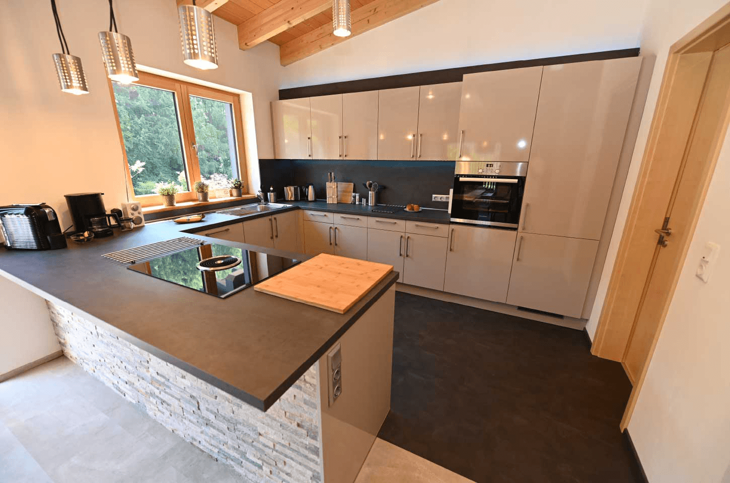 Kitchen Picture 1-2