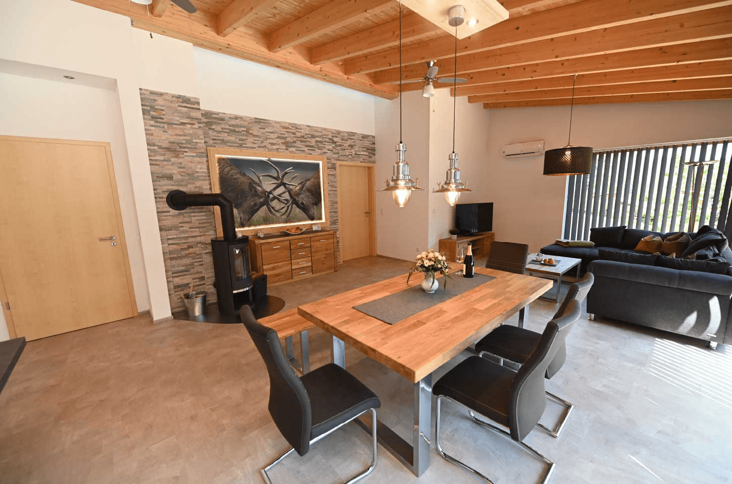 Dining-Livingroom-Kitchen Picture 2-3